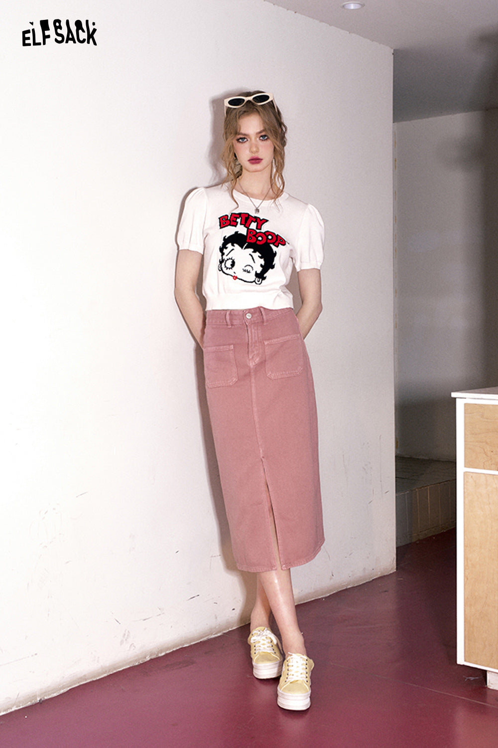 ELFSACK [Dopamine Series] Front slit denim skirt's spring high waisted design
