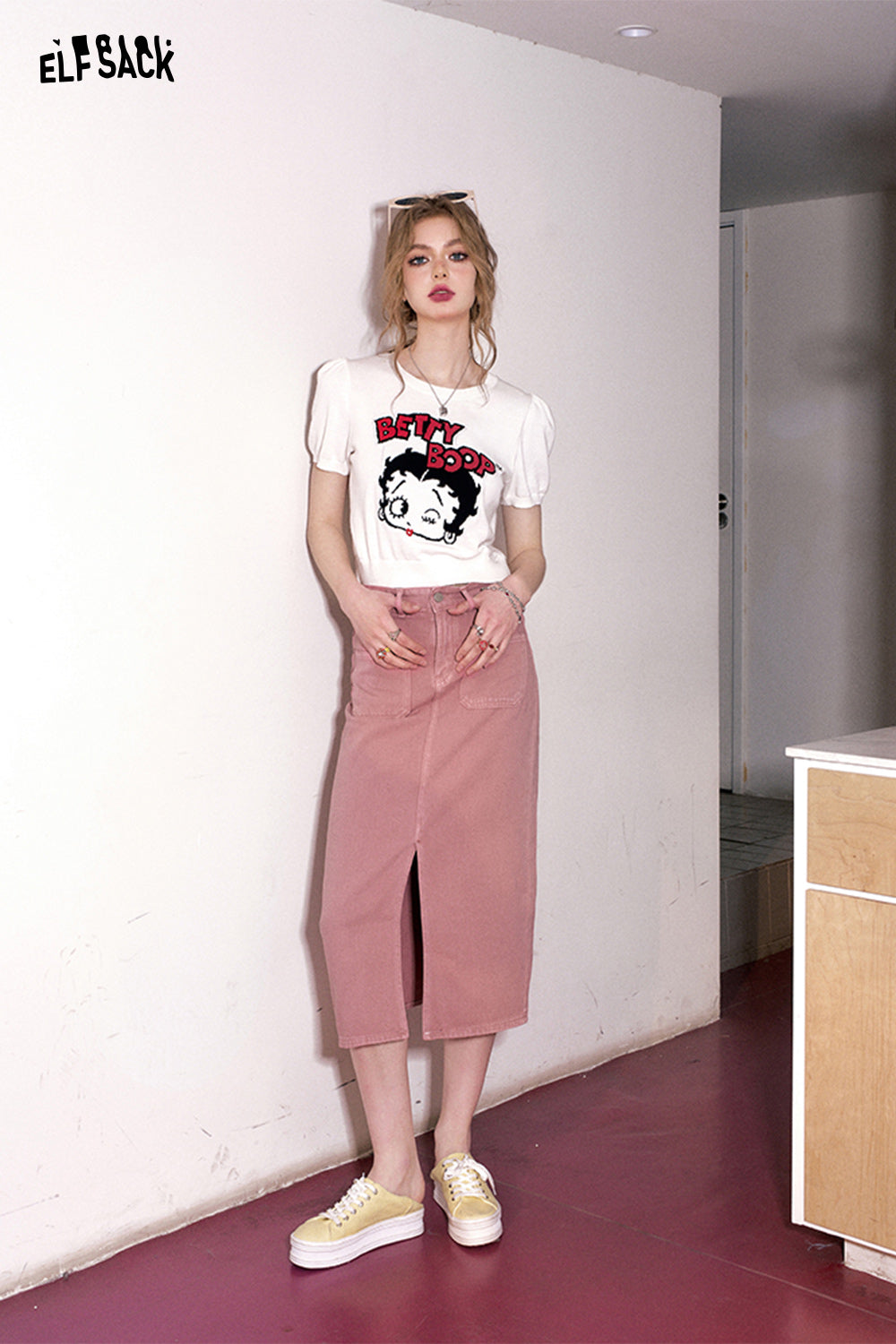 ELFSACK [Dopamine Series] Front slit denim skirt's spring high waisted design