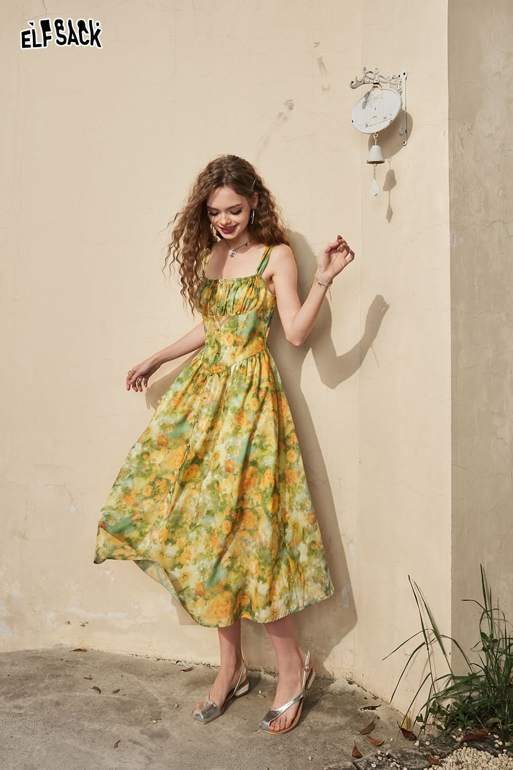 ELFSACK French retro oil painting printed camisole dress with waistband, light and sexy summer vacation dress