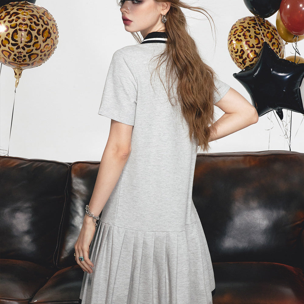 
                  
                    2024 Summer ELFSACK New Arrivals Grey Polo Collar College Style Casual Pleated T-shirt Dress for Women
                  
                