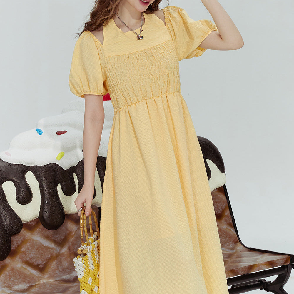 
                  
                    ELFSACK 2024 Summer New French style halterneck off-shoulder slim fit pleated sleeve dress for woman
                  
                