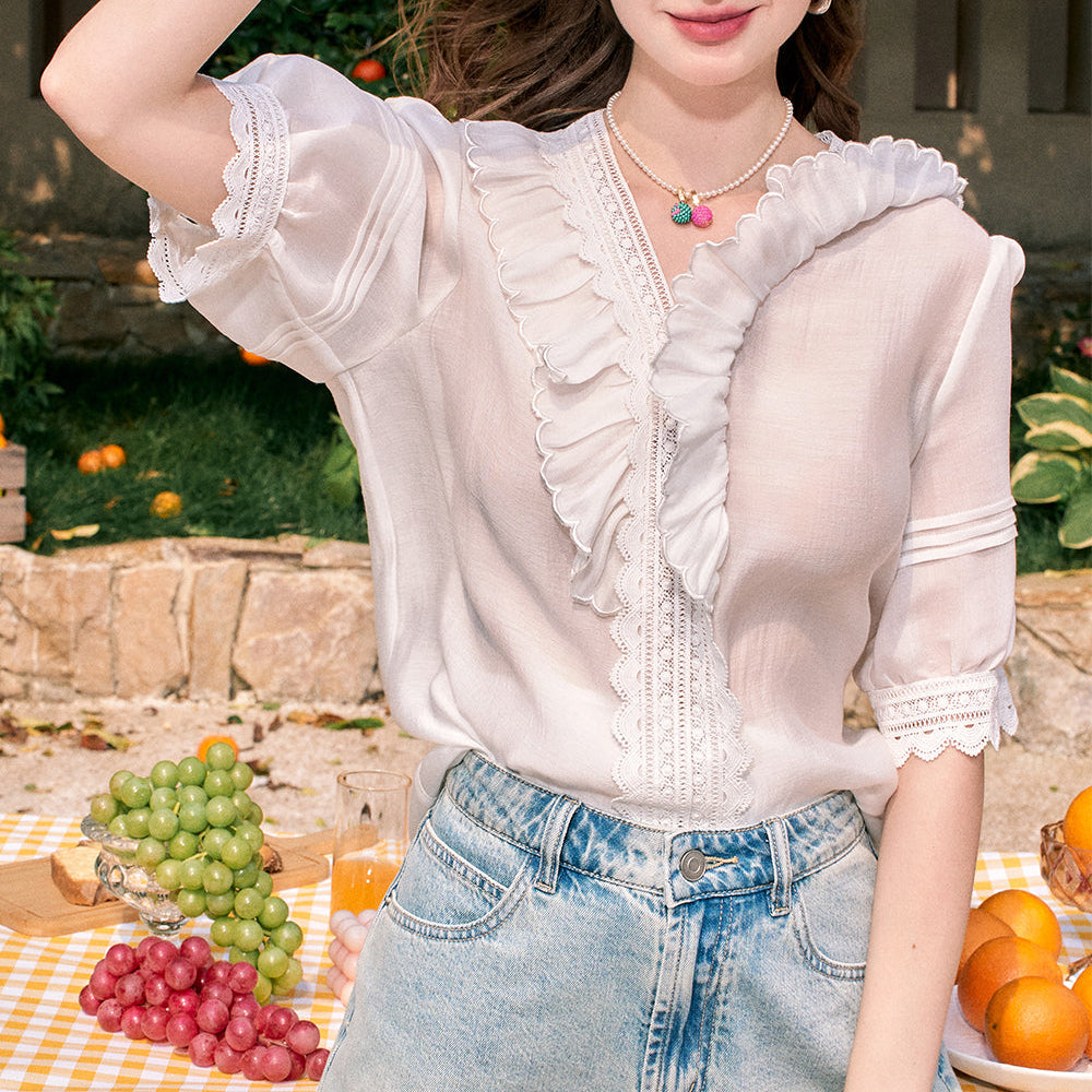 ELFSACK 2024 summer new arrival French V-neck gentle puff sleeve high-end temperament white shirt for women