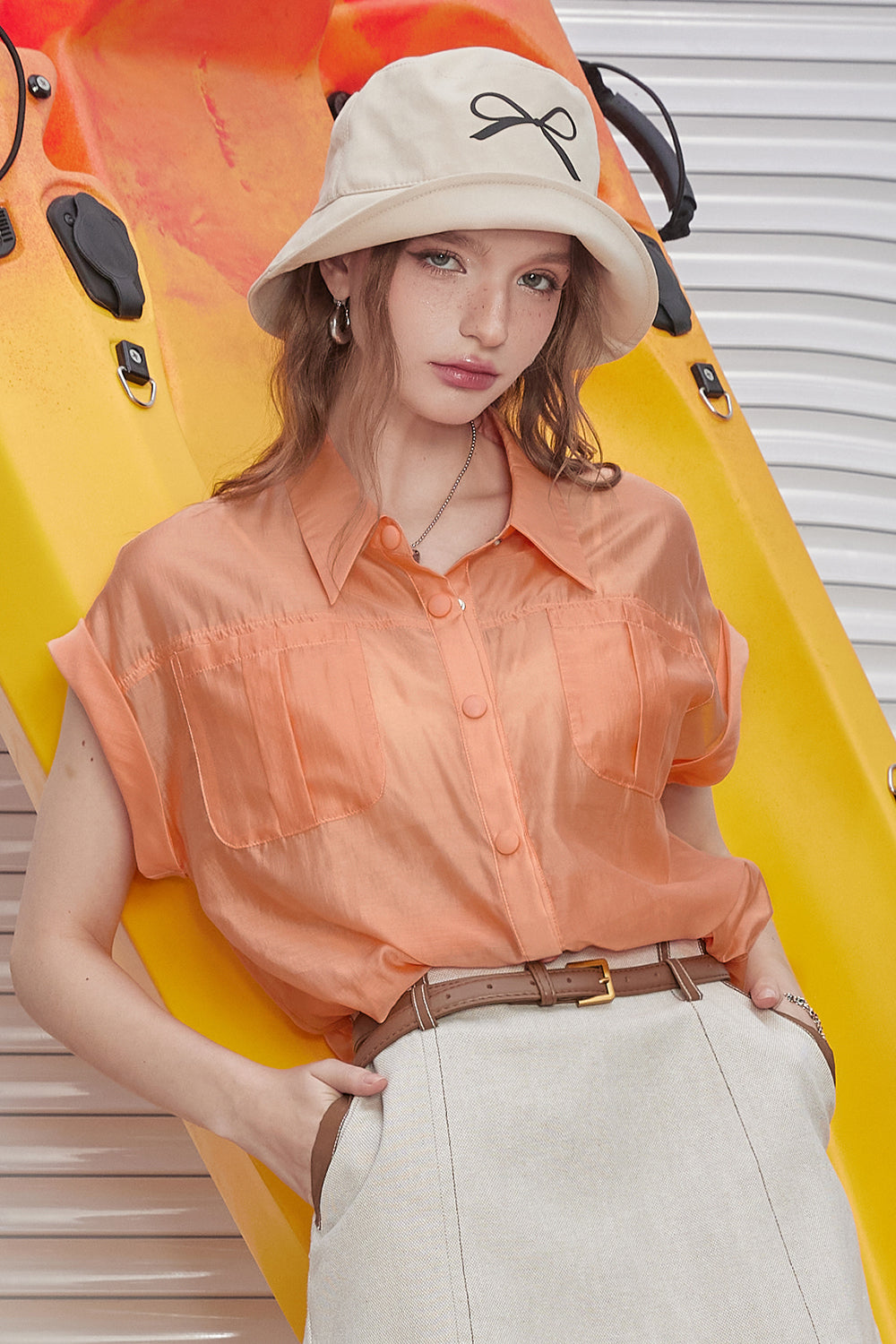 ELFSACK 2024 Summer New Arrivals Green lapel imitation tencel fine shimmer commuter all-match workwear short-sleeved shirt for women