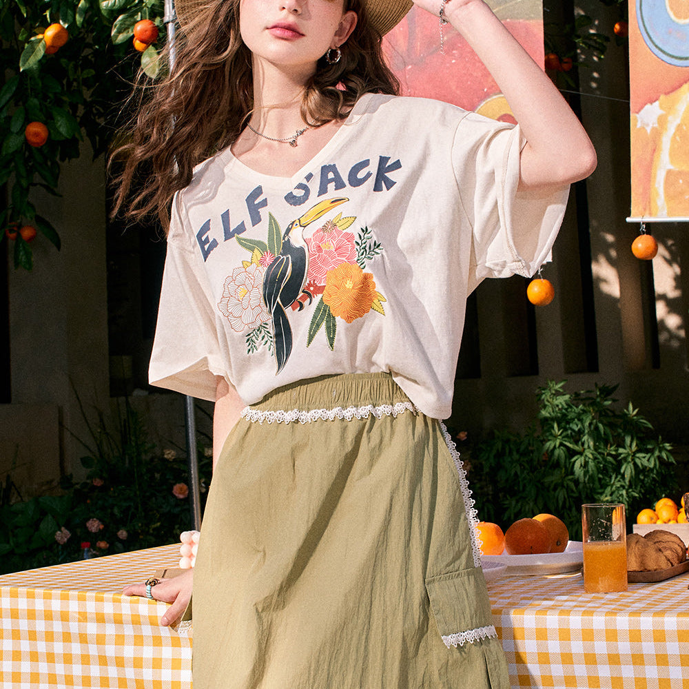 
                  
                    ELFSACK 2024 summer new arrival V-neck shiny letter print casual petite short-sleeved T-shirt for women
                  
                