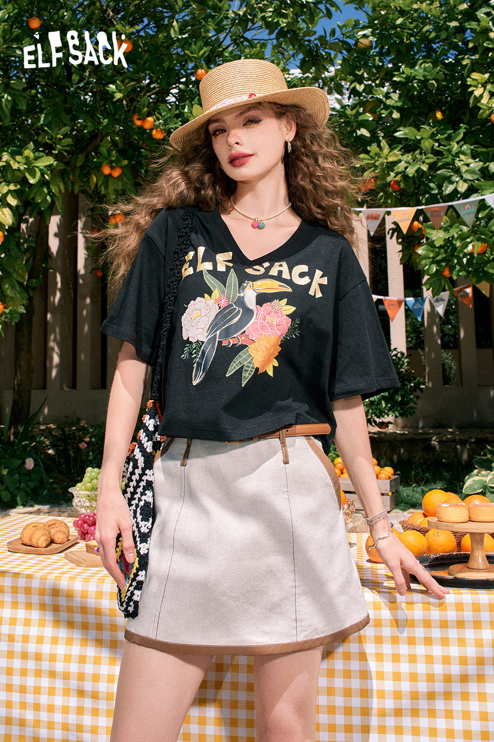 ELFSACK V-neck shiny letter print casual petite short-sleeved T-shirt