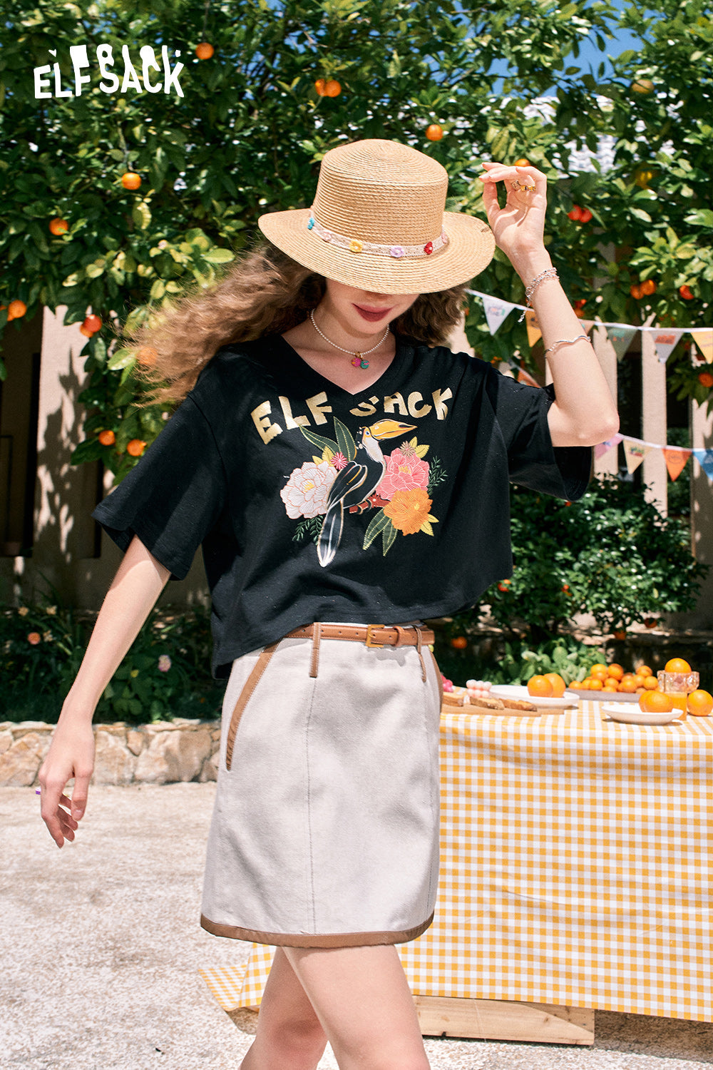 ELFSACK V-neck shiny letter print casual petite short-sleeved T-shirt