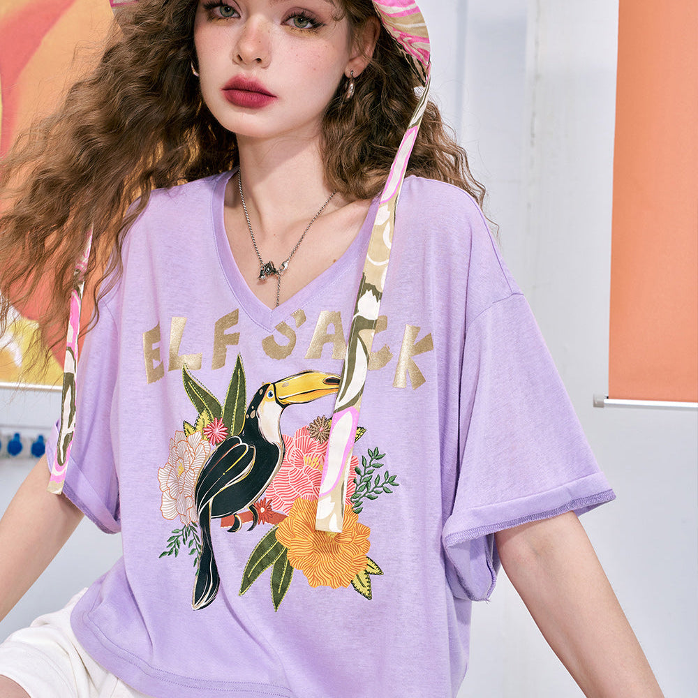 
                  
                    ELFSACK 2024 summer new arrival V-neck shiny letter print casual petite short-sleeved T-shirt for women
                  
                