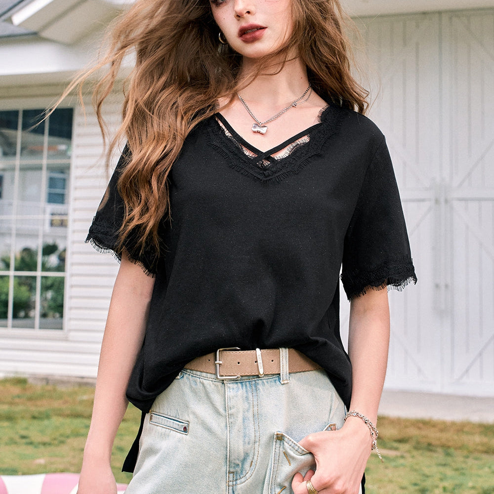 ELFSACK 2024 Summer New Arrivals Black lace splicing v-neck shiny solid color cool girl short-sleeved T-shirt for women