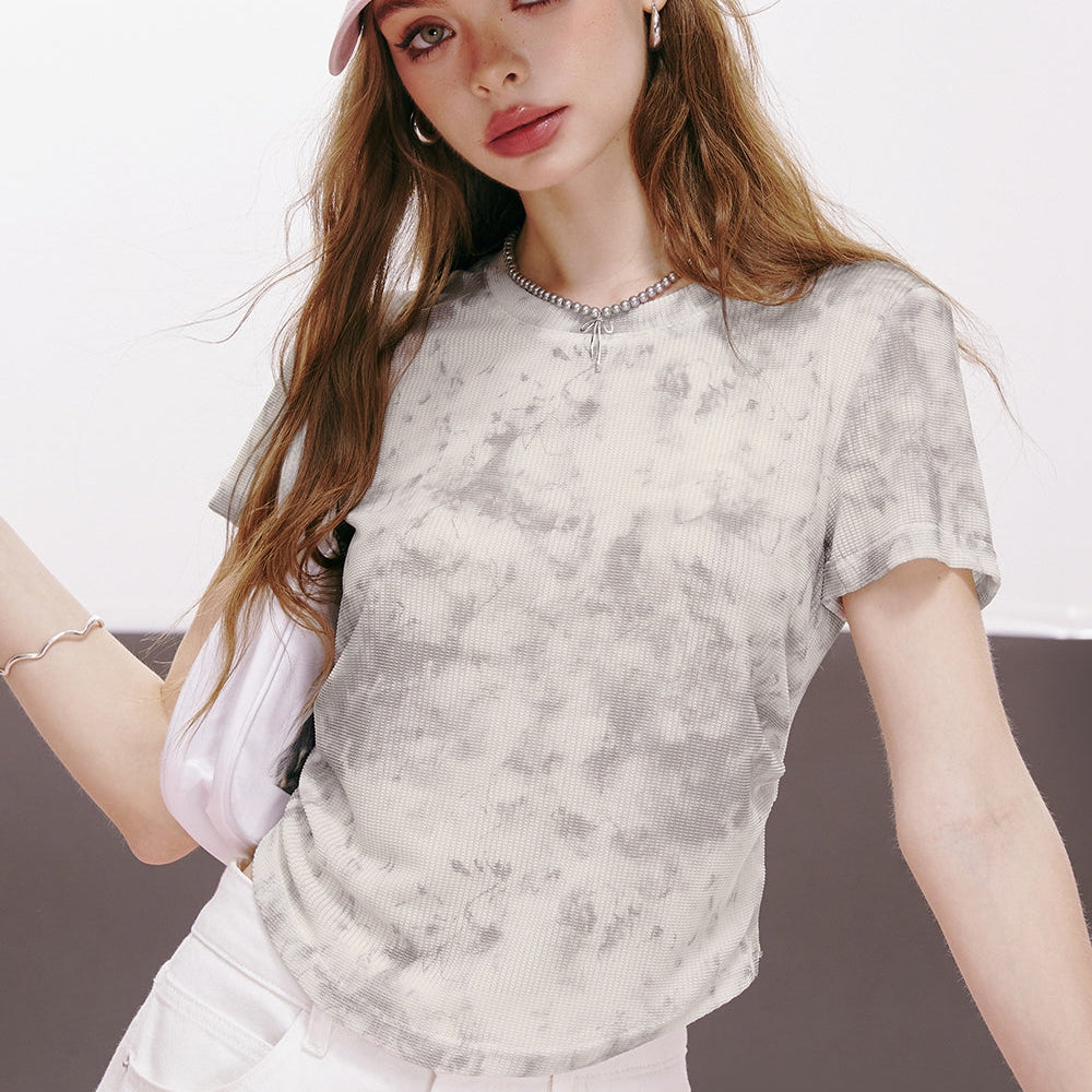 
                  
                    ELFSACK 2024 summer new arrival Smudge-dyed slim fit straight shoulder curved hem short-sleeved gray T-shirt for women
                  
                