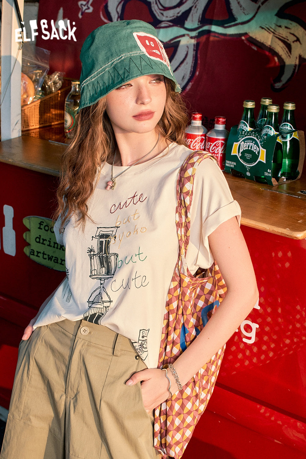 
                  
                    2024 Summer ELFSACK New Arrivals White sweet contrast color letter round neck embroidery casual versatile loose short-sleeved T-shirt for women
                  
                