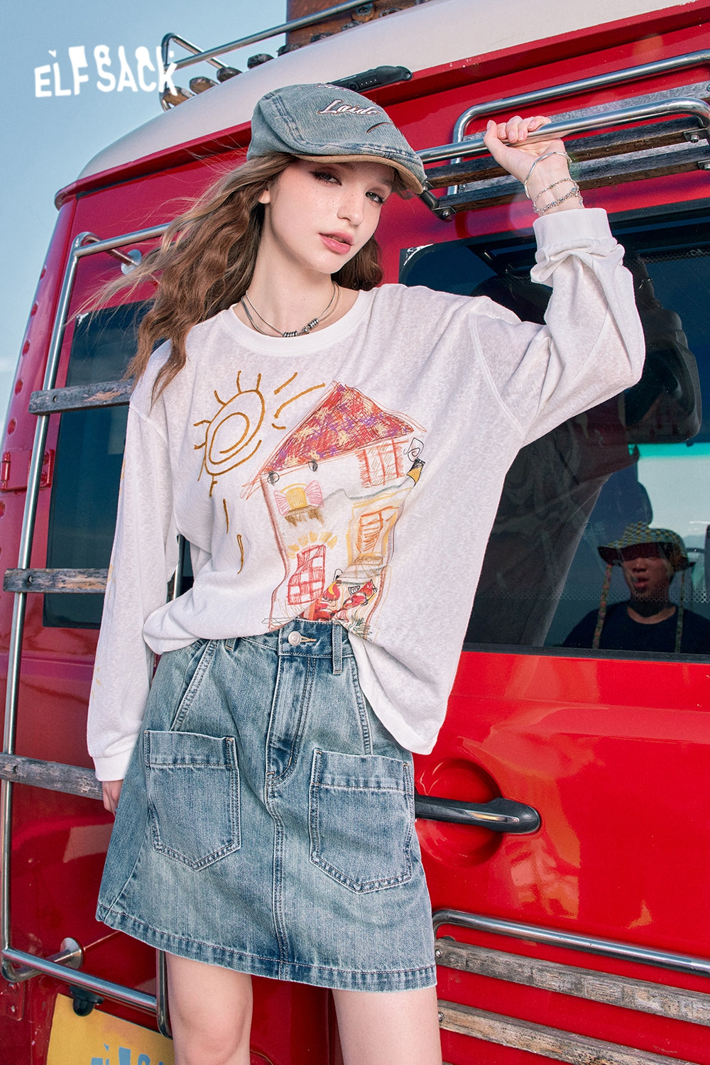 2024 Summer ELFSACK New Arrivals Lightweight and slightly transparent graphic print casual loose blouse white T-shirt for women