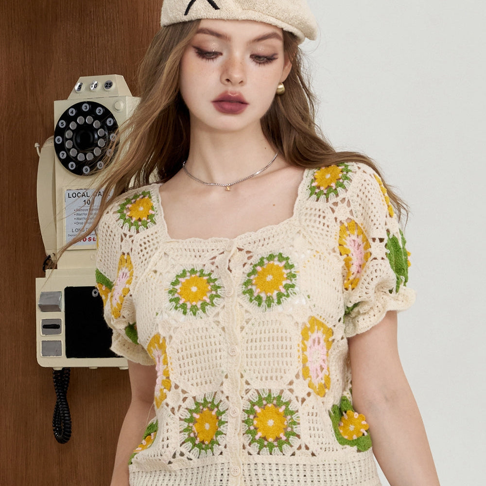 
                  
                    ELFSACK 2024 Summer New Arrivals Hollow knit sweater for women Bubble sleeve sweet casual shirt
                  
                