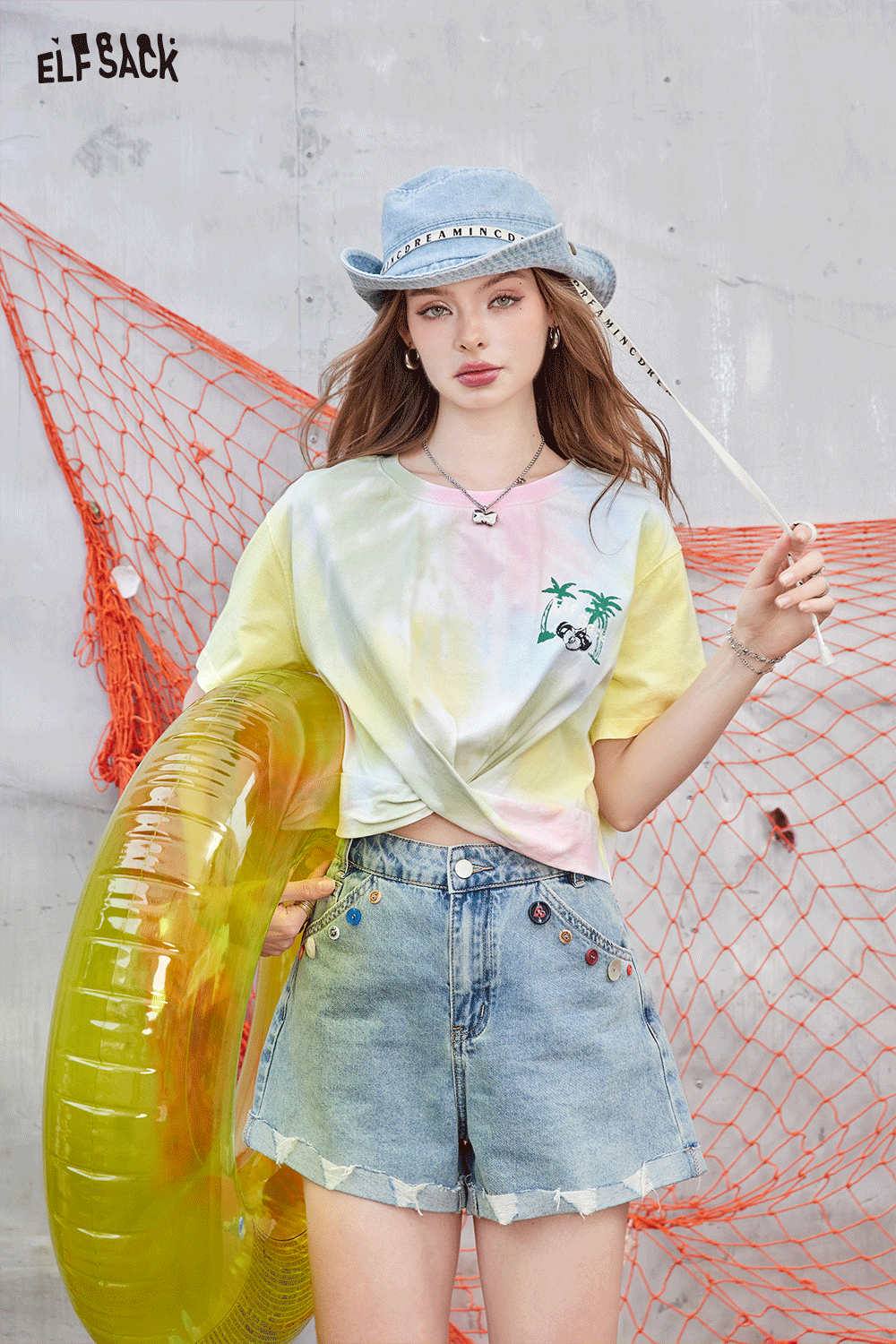 ELFSACK 2024 Summer New Arrivals High waisted A-line washed denim jeans, women's colorful button down brushed shorts