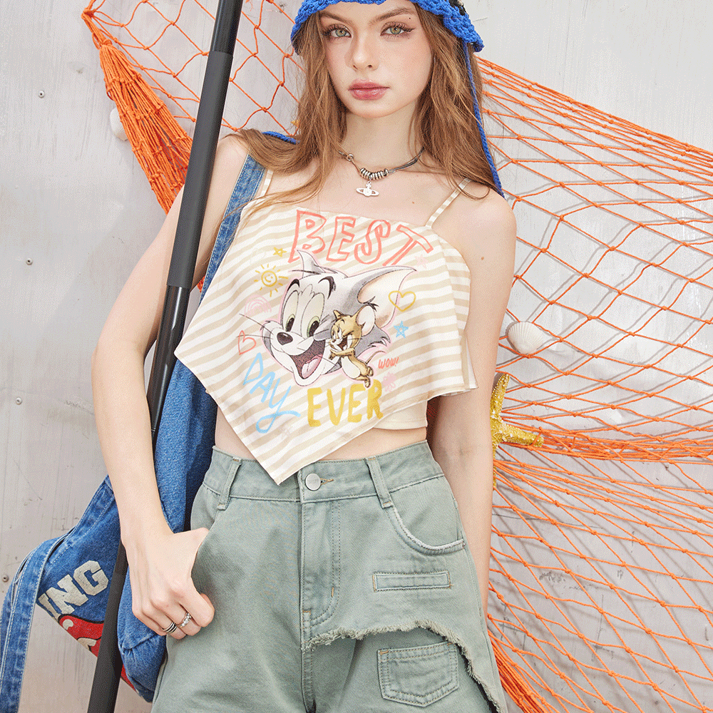 
                  
                    ELFSACK 2024 Summer New Arrivals High waisted A-line rolled edge jeans with women's split design, retro shorts
                  
                