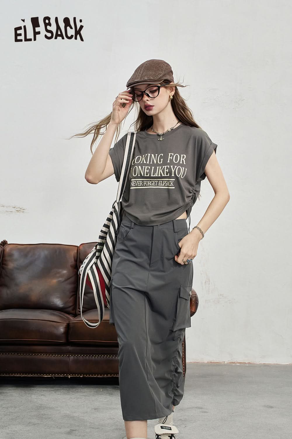 ELFSACK Letter T-shirt workwear style half skirt two-piece set sports and leisure