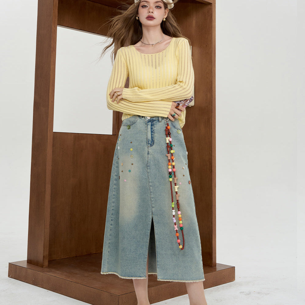 ELFSACK 2024 Summer New Arrivals Front slit light colored denim skirt for women colorful button design long skirt