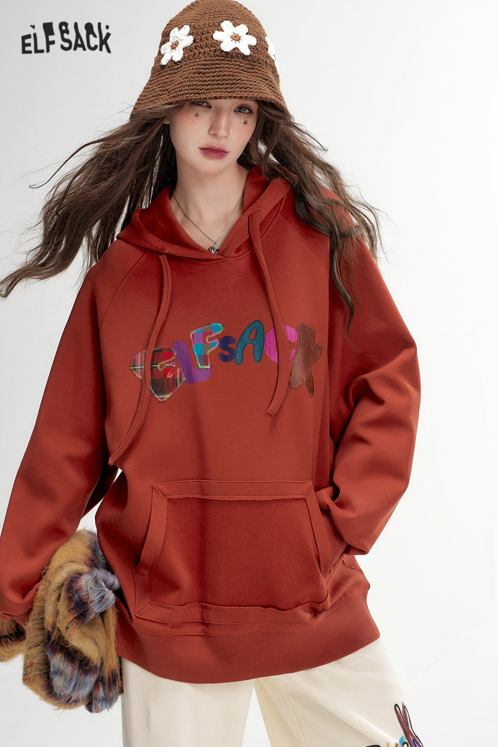 ELFSACK 2024 Autumn New Arrivals Letter Printed Hoodie for Women Loose Casual Thin Sweatshirt