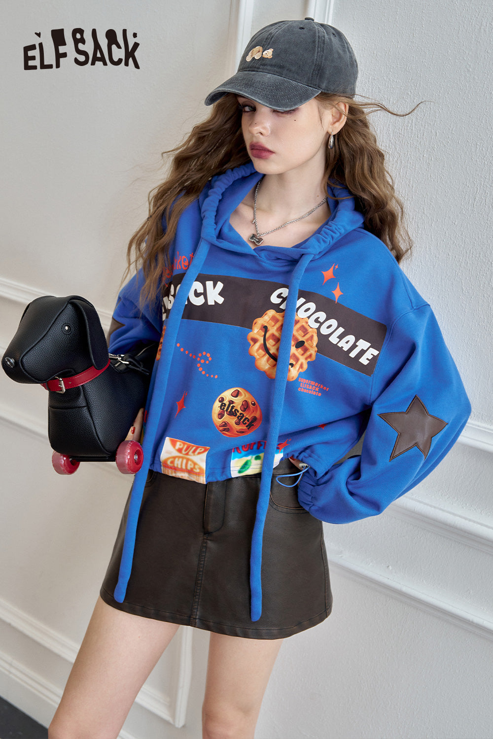 ELFSACK Retro fun print hooded sweatshirt, short casual tops