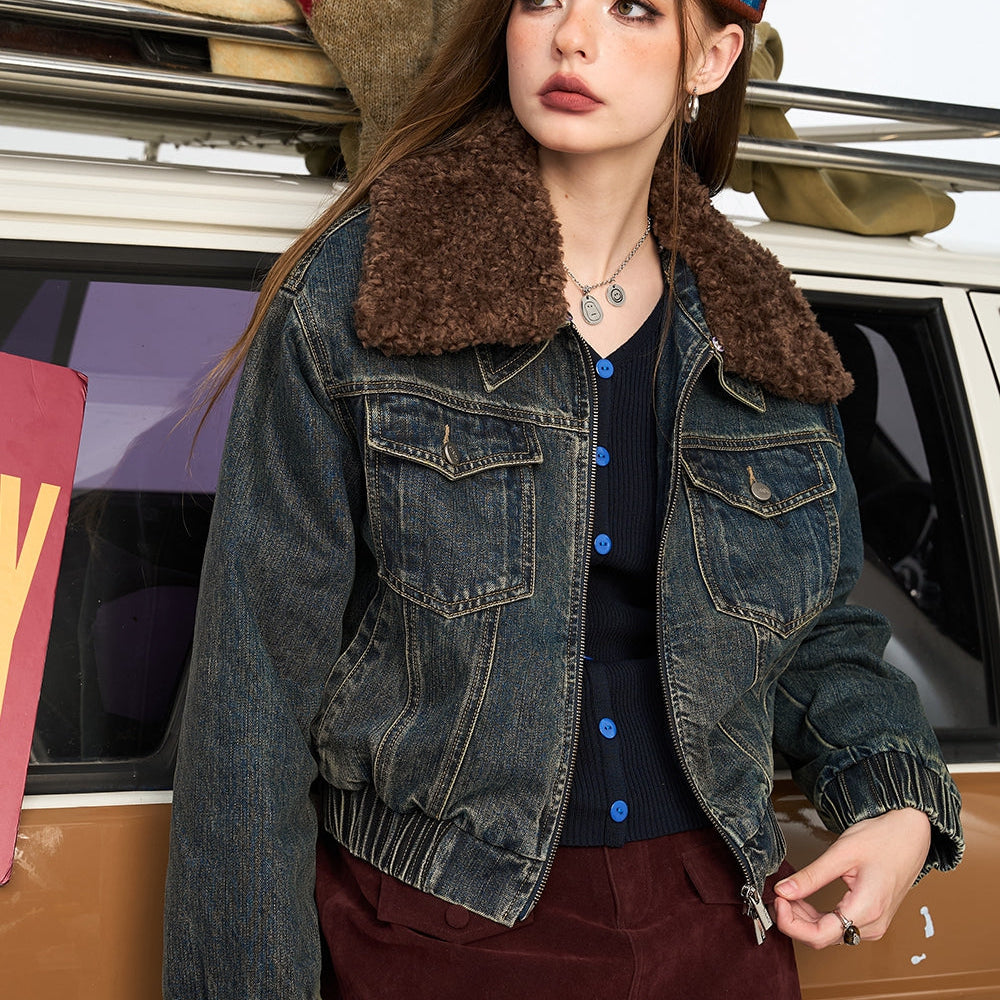 ELFSACK 2024 Winter New Arrivals Women's Retro Blue Denim Jacket with Fur Collar and Contrast Color