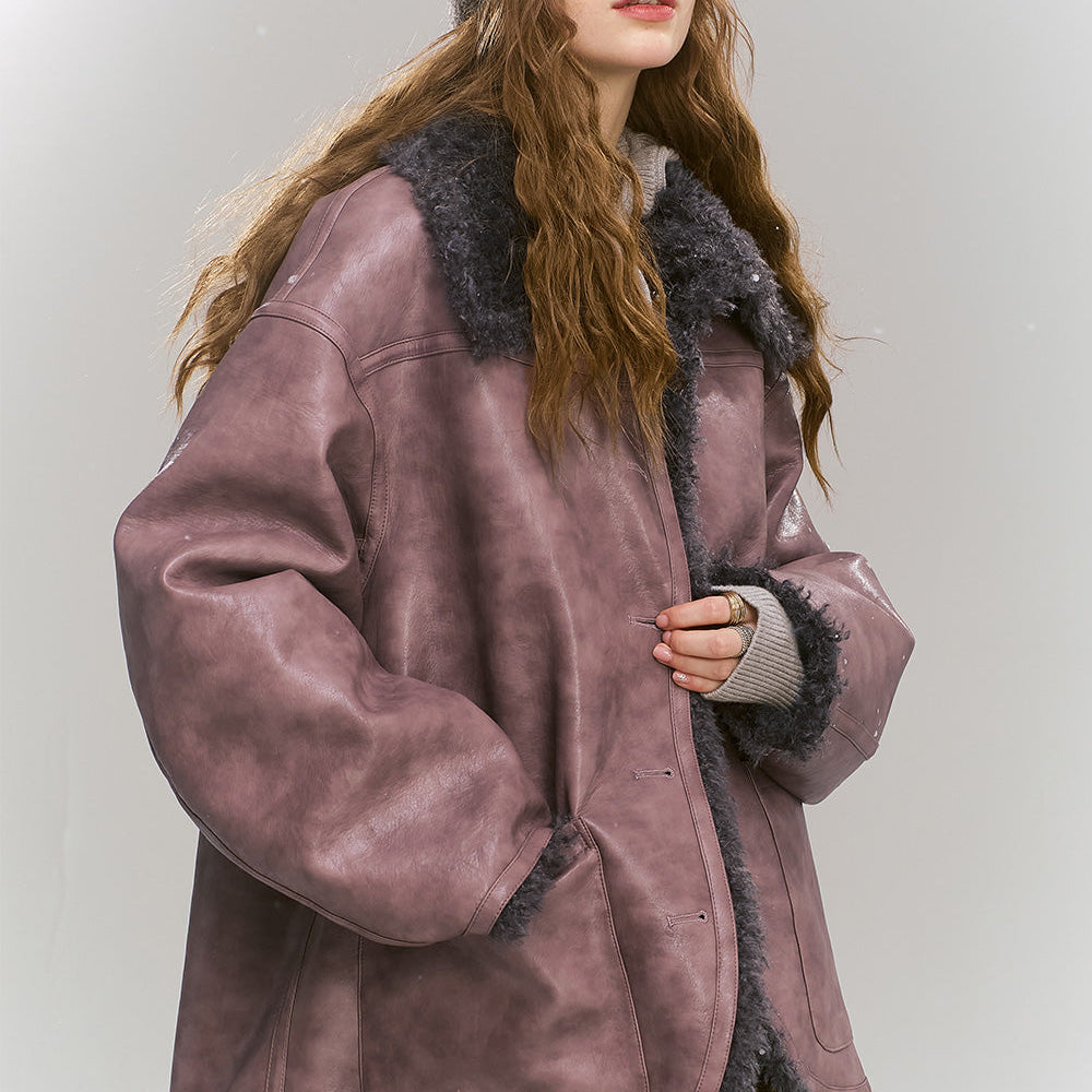 
                  
                    ELFSACK 2024 Winter New Arrivals Retro gray pink contrasting color reversible imitation plush PU jacket for women, sweet and cool top with gray fur collar
                  
                