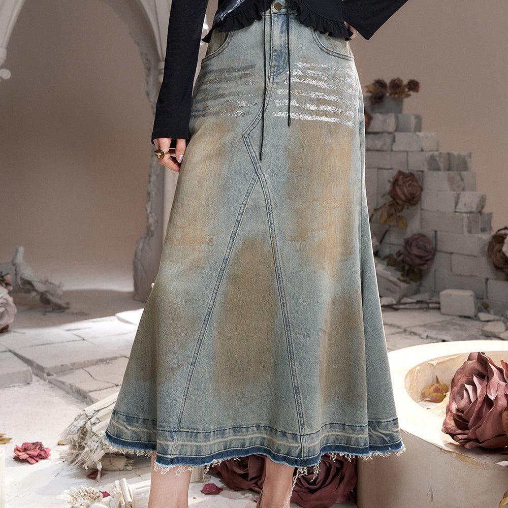 ELFSACK 2024 Autumn New Arrivals American style silver brushed wasteland old style pocket fishtail denim skirt for women