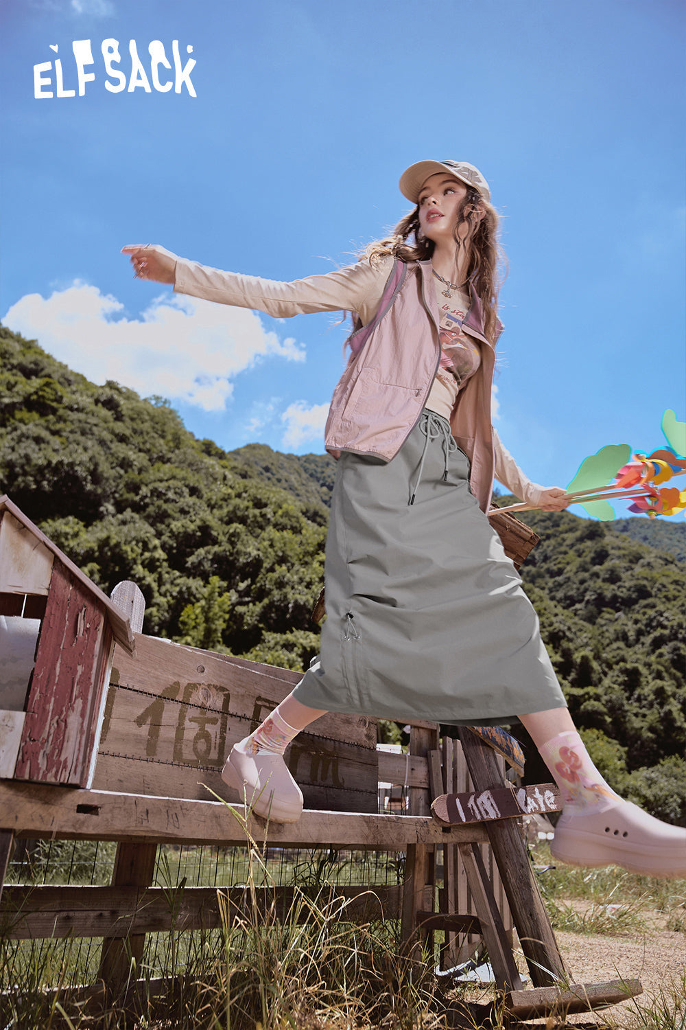 ELFSACK 2024 Autumn New Arrive Gray three-proof mountain workwear natural waist sports loose straight outdoor skirt for women