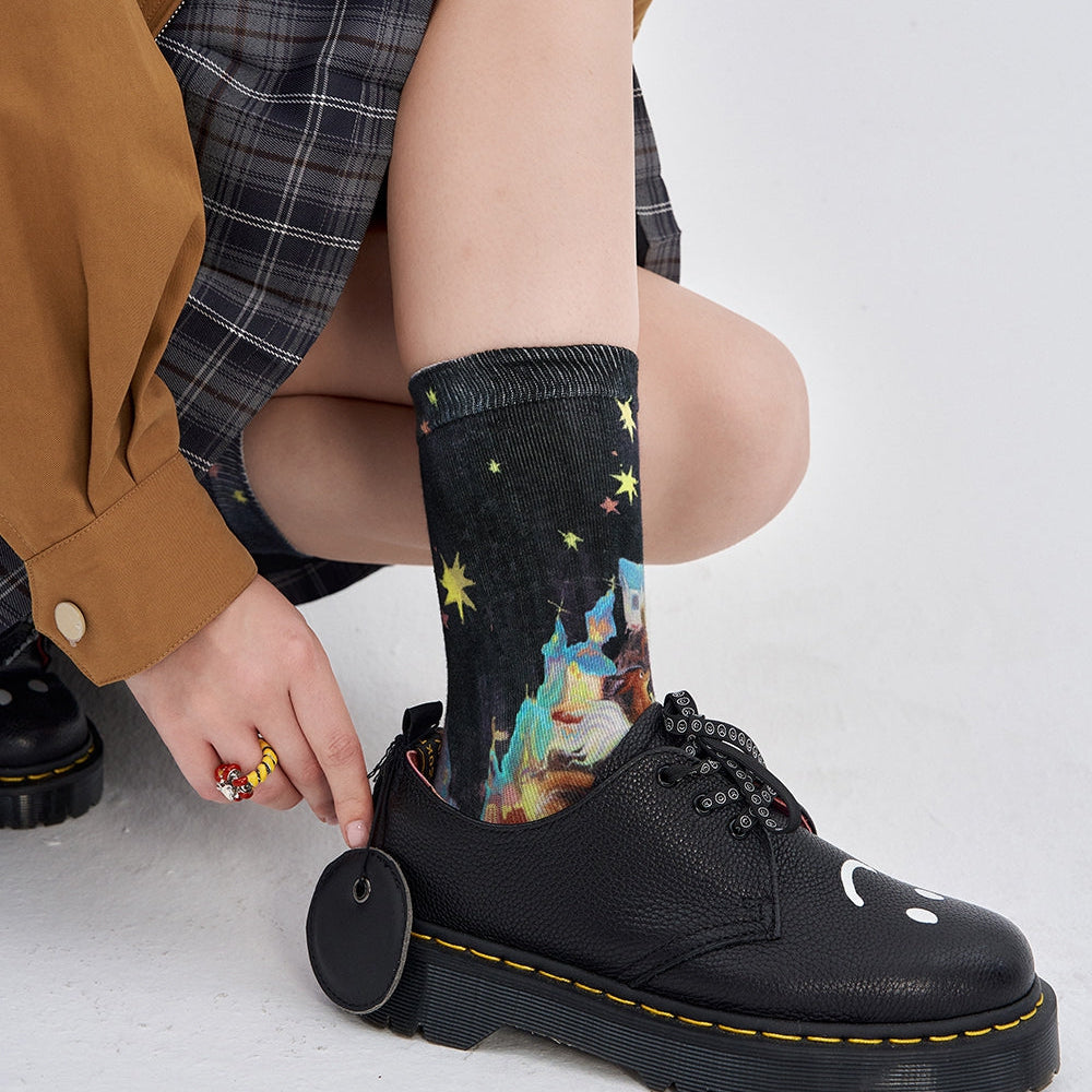 
                  
                    ELFSACK 2025 Spring New Arrivals Y2K Original Graffiti Retro Printed Mid-calf Socks for Women
                  
                