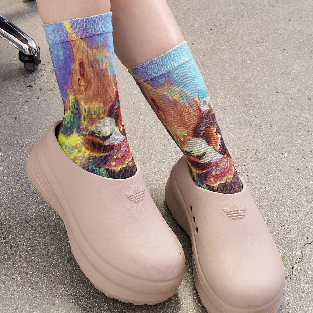 
                  
                    ELFSACK 2025 Spring New Arrivals Y2K Original Graffiti Retro Printed Mid-calf Socks for Women
                  
                