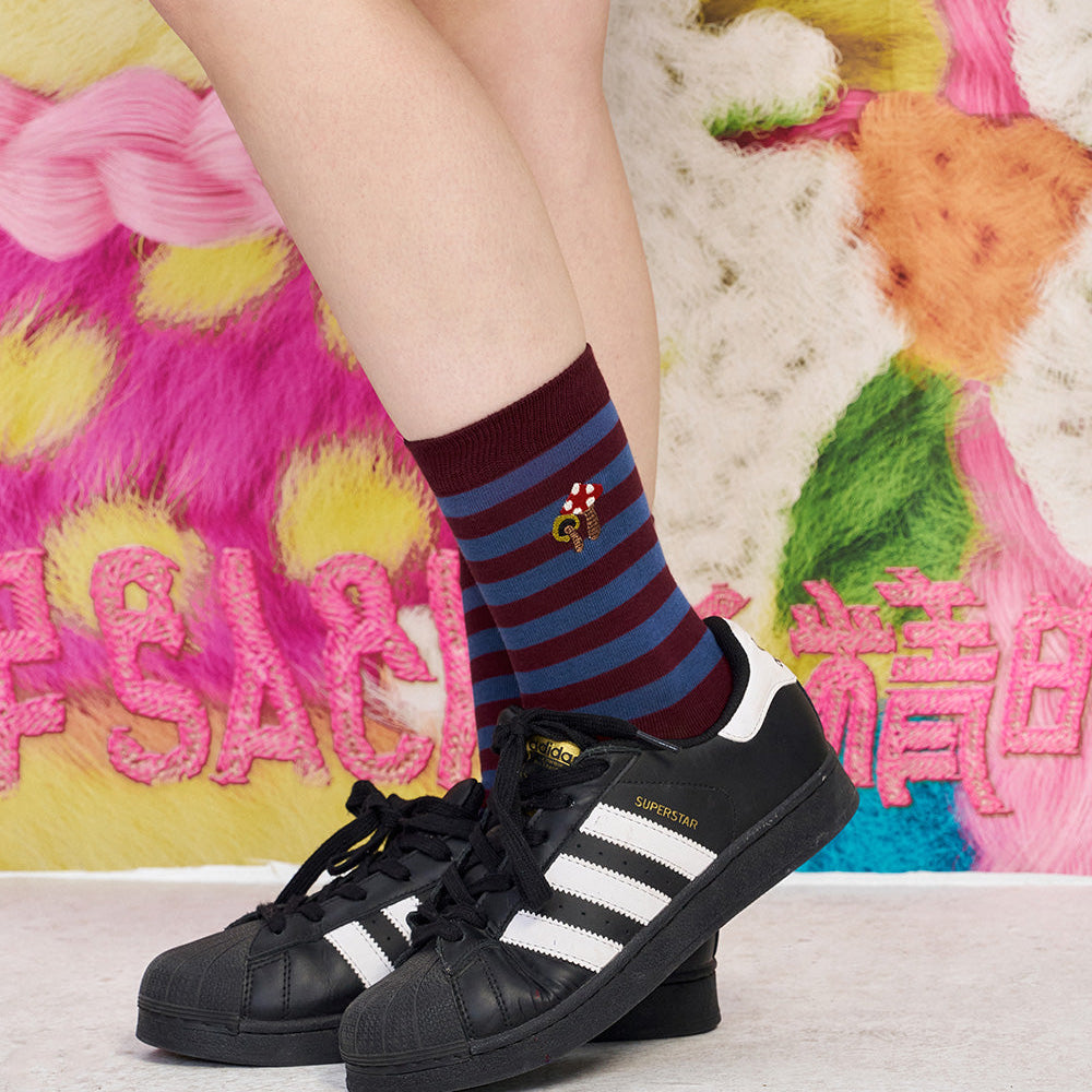 
                  
                    ELFSACK 2025 Spring New Arrivals Y2K Women Mid-Tube Striped Socks Cute and Versatile Soft Mid Tube Socks
                  
                