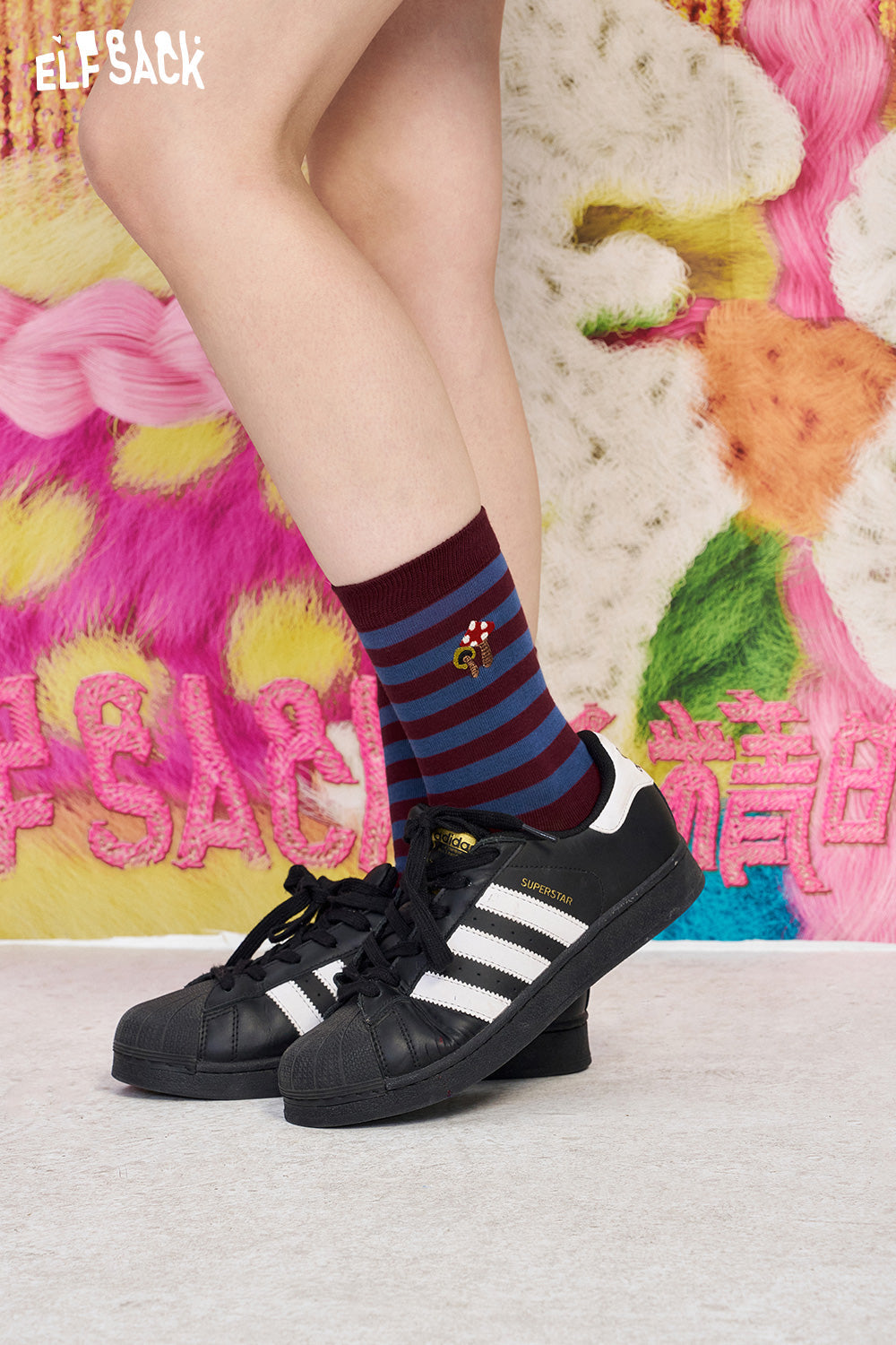 ELFSACK 2025 Spring New Arrivals Y2K Women Mid-Tube Striped Socks Cute and Versatile Soft Mid Tube Socks