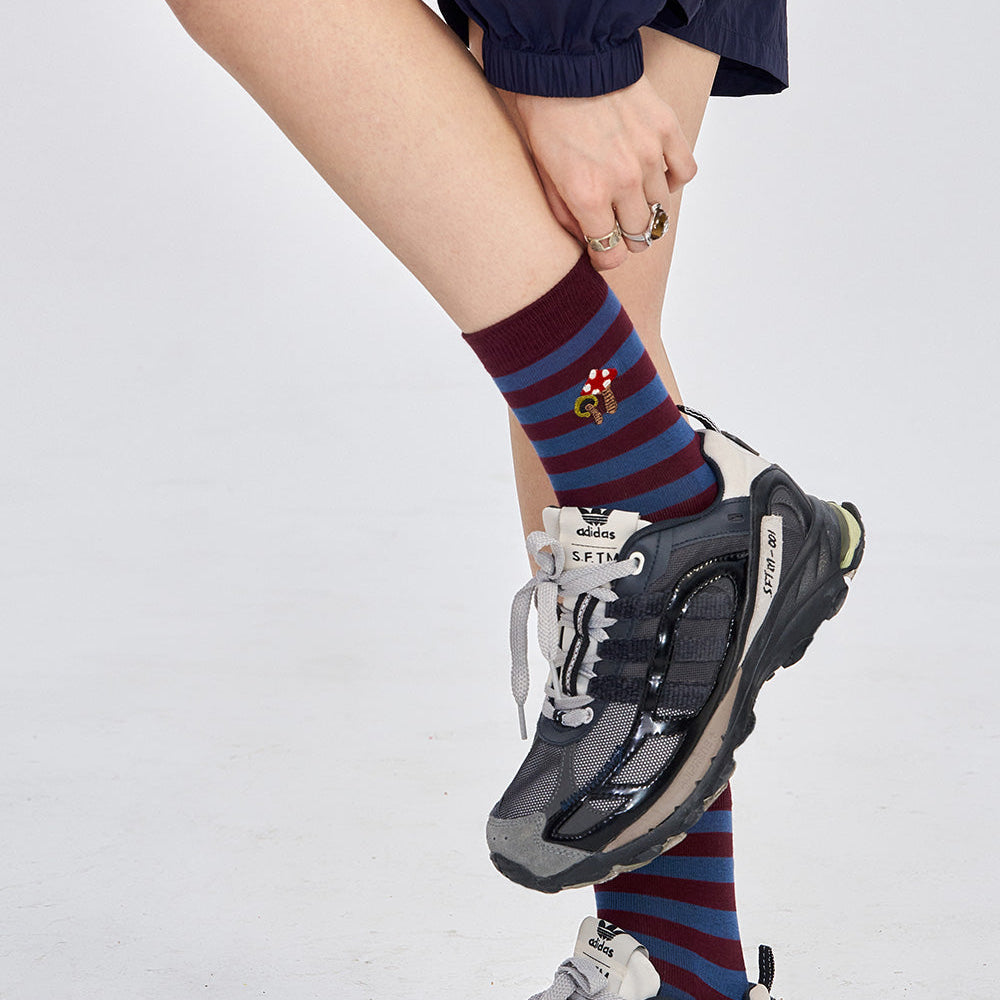 
                  
                    ELFSACK 2025 Spring New Arrivals Y2K Women Mid-Tube Striped Socks Cute and Versatile Soft Mid Tube Socks
                  
                