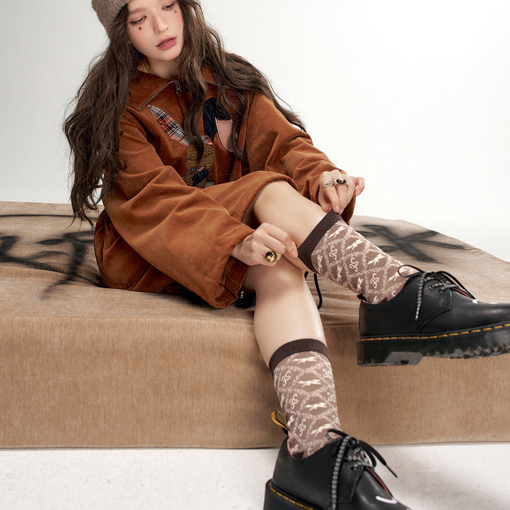 
                  
                    ELFSACK 2025 Spring New Arrivals Y2K Retro Brown Diamond Check Middle Socks Women Maillard Fox Socks
                  
                