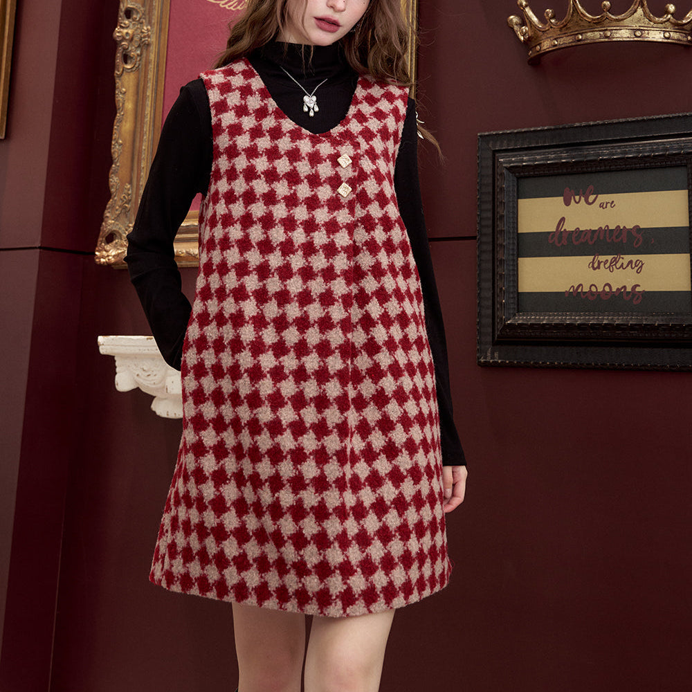 
                  
                    ELFSACK 2024 Winter New Arrivals Red and white plaid irregular sleeveless loose short dress for women
                  
                