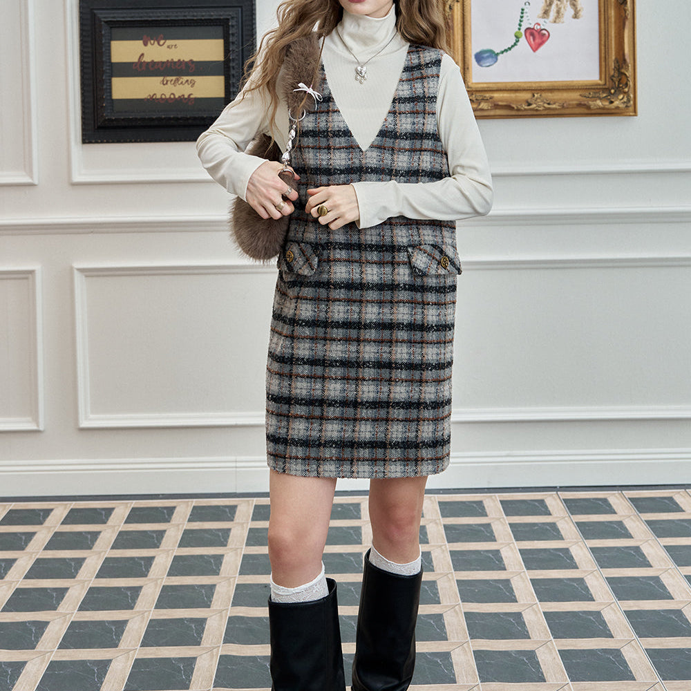 
                  
                    ELFSACK 2024 Winter New Arrivals Retro plaid vest dress, elegant preppy style loose yarn-dyed plaid
                  
                