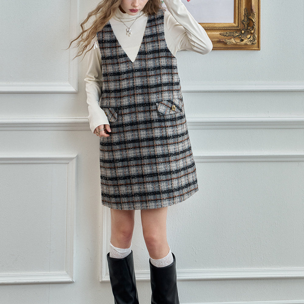 
                  
                    ELFSACK 2024 Winter New Arrivals Retro plaid vest dress, elegant preppy style loose yarn-dyed plaid
                  
                