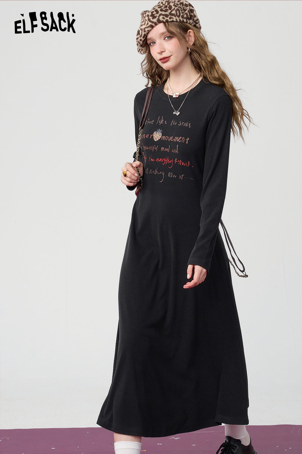 ELFSACK Strawberry print black versatile knitted long dress with a cinched waist and round neck