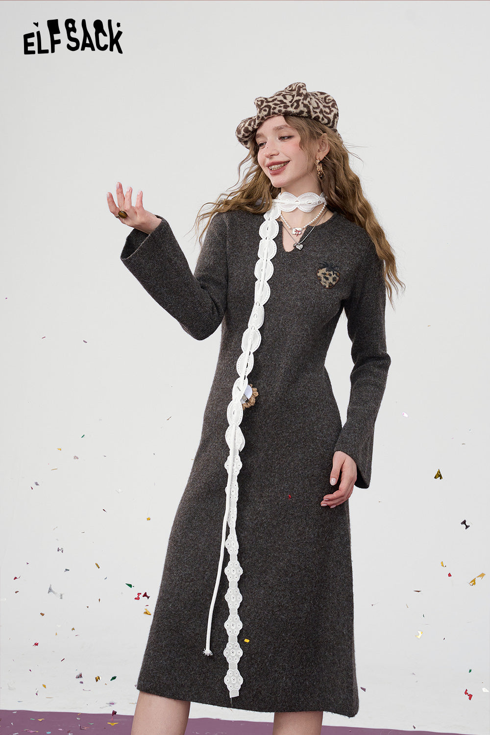 ELFSACK Strawberry applique elegant knitted long dress v-neck long sleeves slim fit inner layer dress