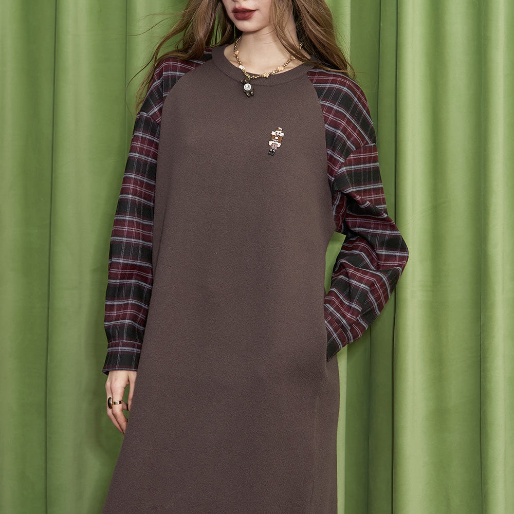 ELFSACK 2024 Winter New Arrivals Checkered patchwork contrasting knitted dress for women