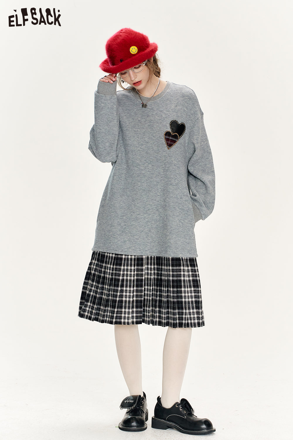 ELFSACK 2024 Winter New Arrivals Gray plaid patchwork sweatshirt dress for women preppy style dress with love applique