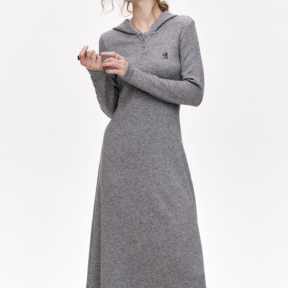 ELFSACK 2024 Winter New Arrivals Retro casual gray embroidered knitted hooded collar long dress