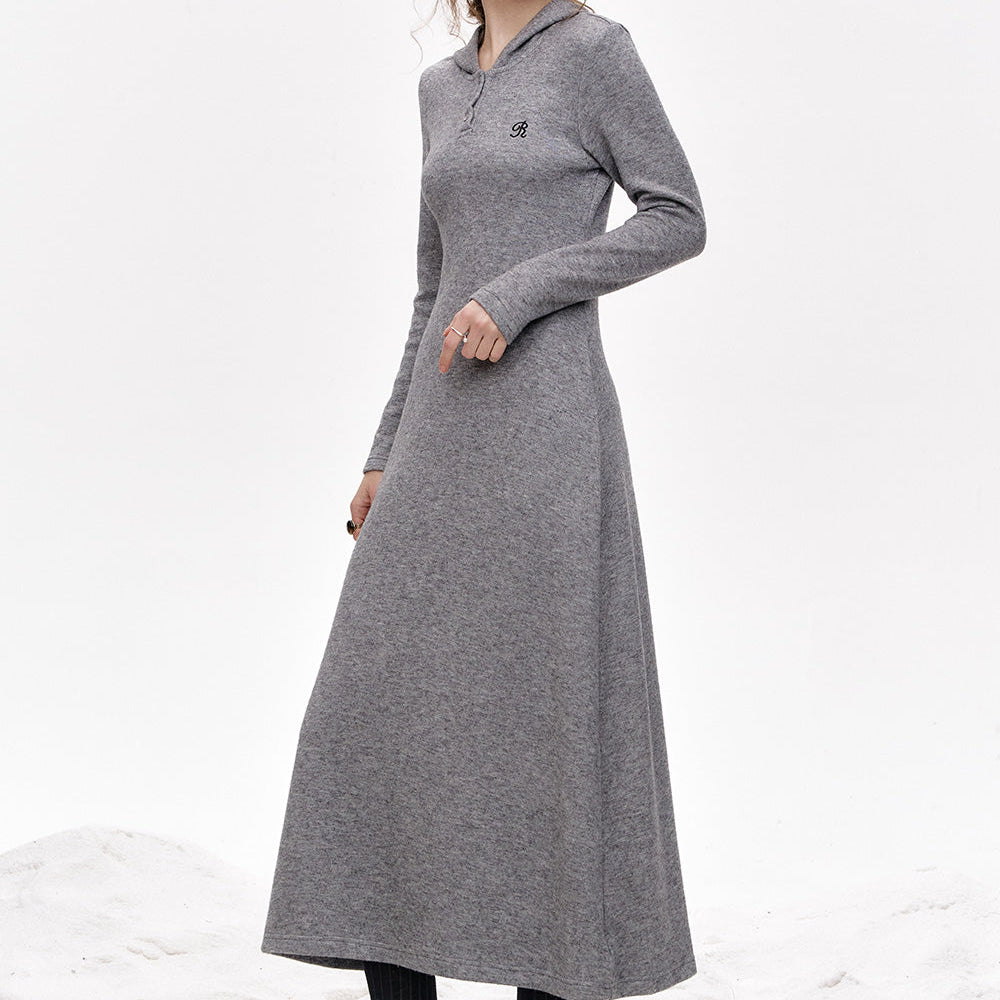 ELFSACK 2024 Winter New Arrivals Retro casual gray embroidered knitted hooded collar long dress