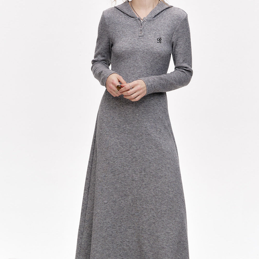 
                  
                    ELFSACK 2024 Winter New Arrivals Retro casual gray embroidered knitted hooded collar long dress
                  
                