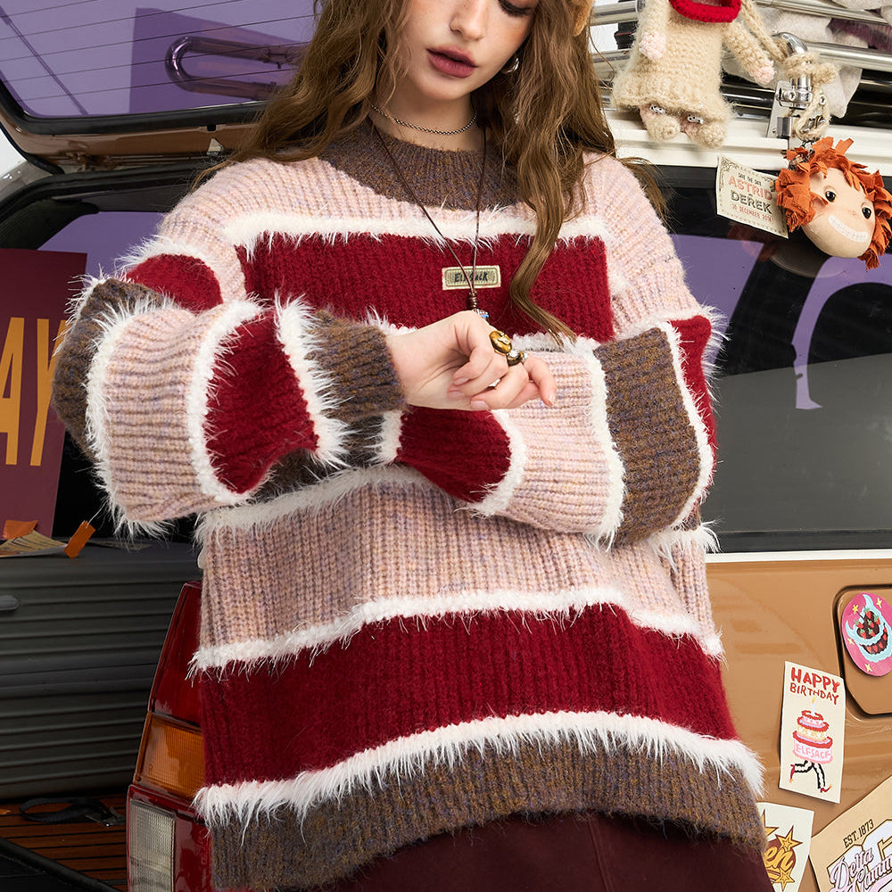 
                  
                    ELFSACK 2024 Winter New Arrivals Plush velvet contrasting striped pullover sweater for women, loose soft and sticky top
                  
                