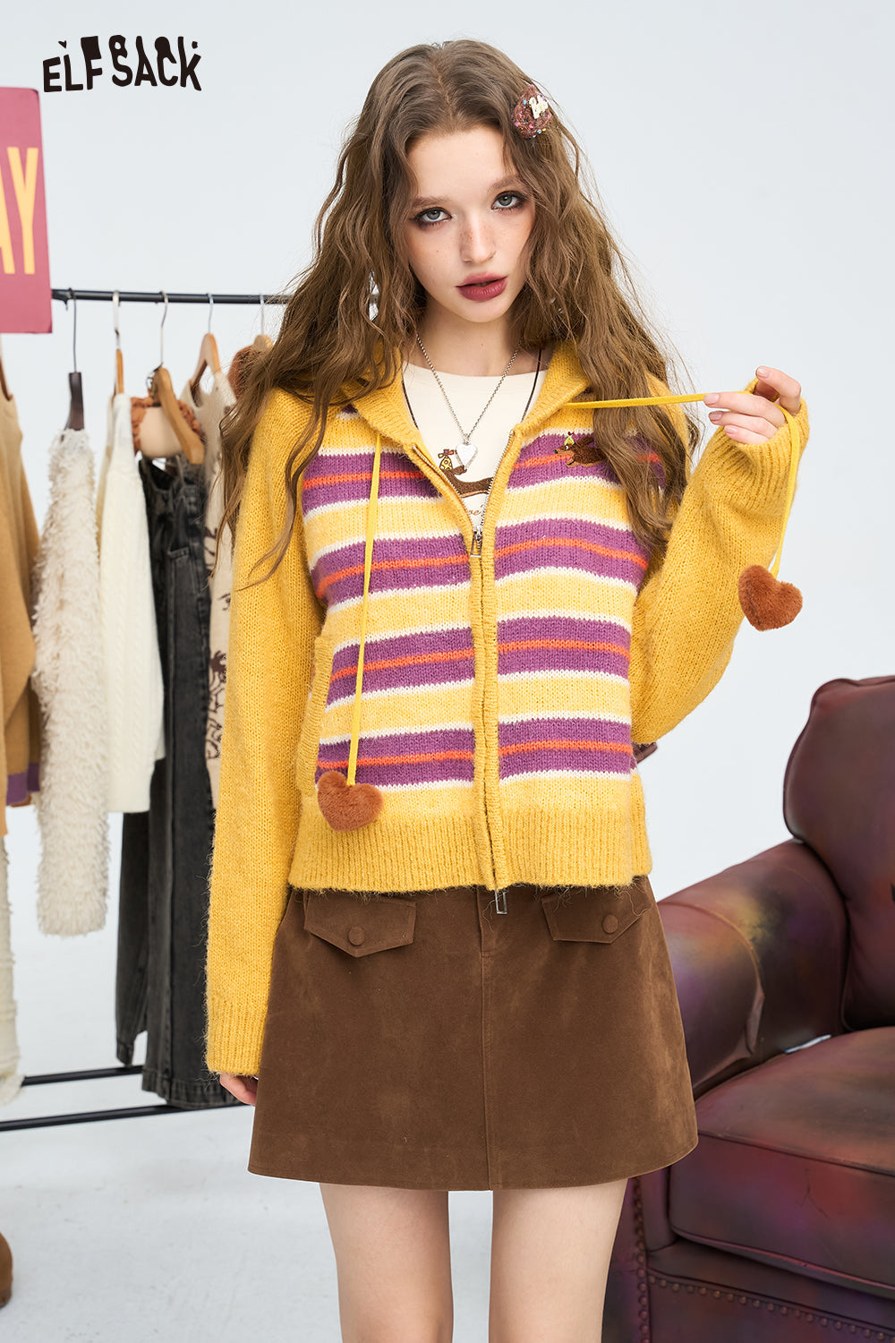 ELFSACK 2024 Winter New Arrivals Color blocking striped hooded zipper sweater cardigan for women, soft and sticky short top