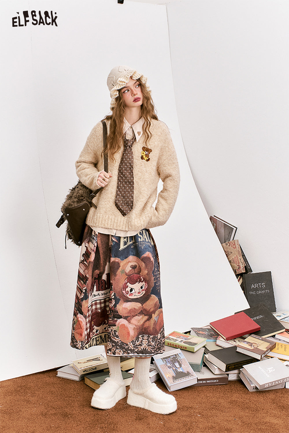 ELFSACK Dark Red Loose Soft V-Neck Bear Patch Sweater Women