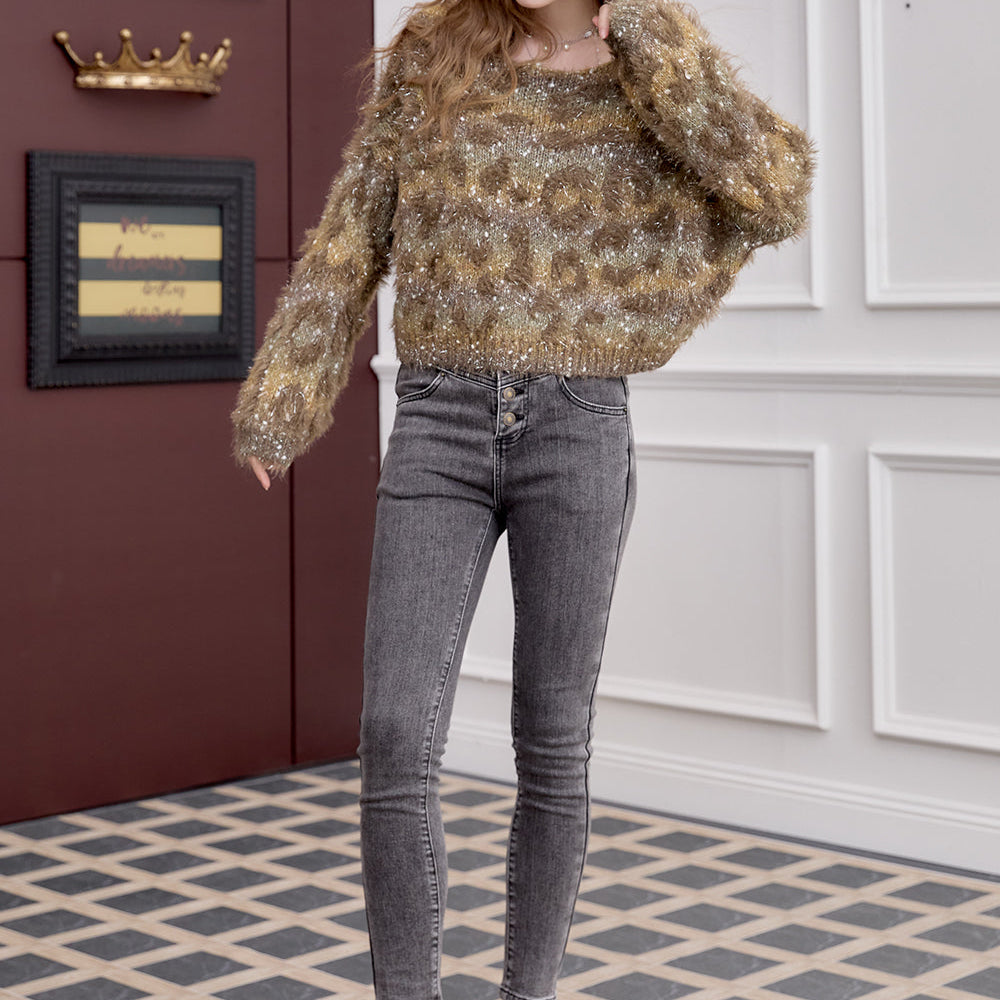 
                  
                    ELFSACK 2024 Winter New Arrivals Women's Fluffy Short Retro Leopard Print Short Pullover Sweater
                  
                