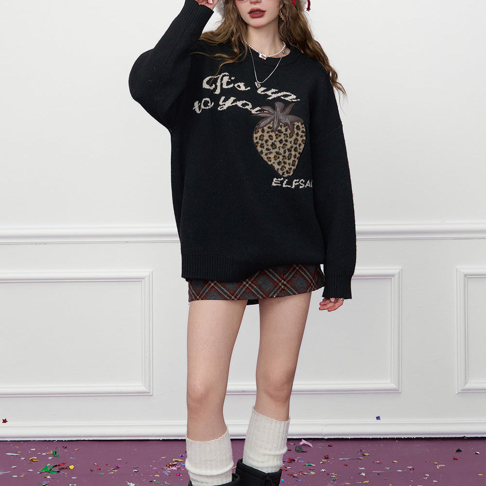 
                  
                    ELFSACK 2024 Winter New Arrivals Sweet and cool loose leopard print strawberry patch black sweater for women
                  
                