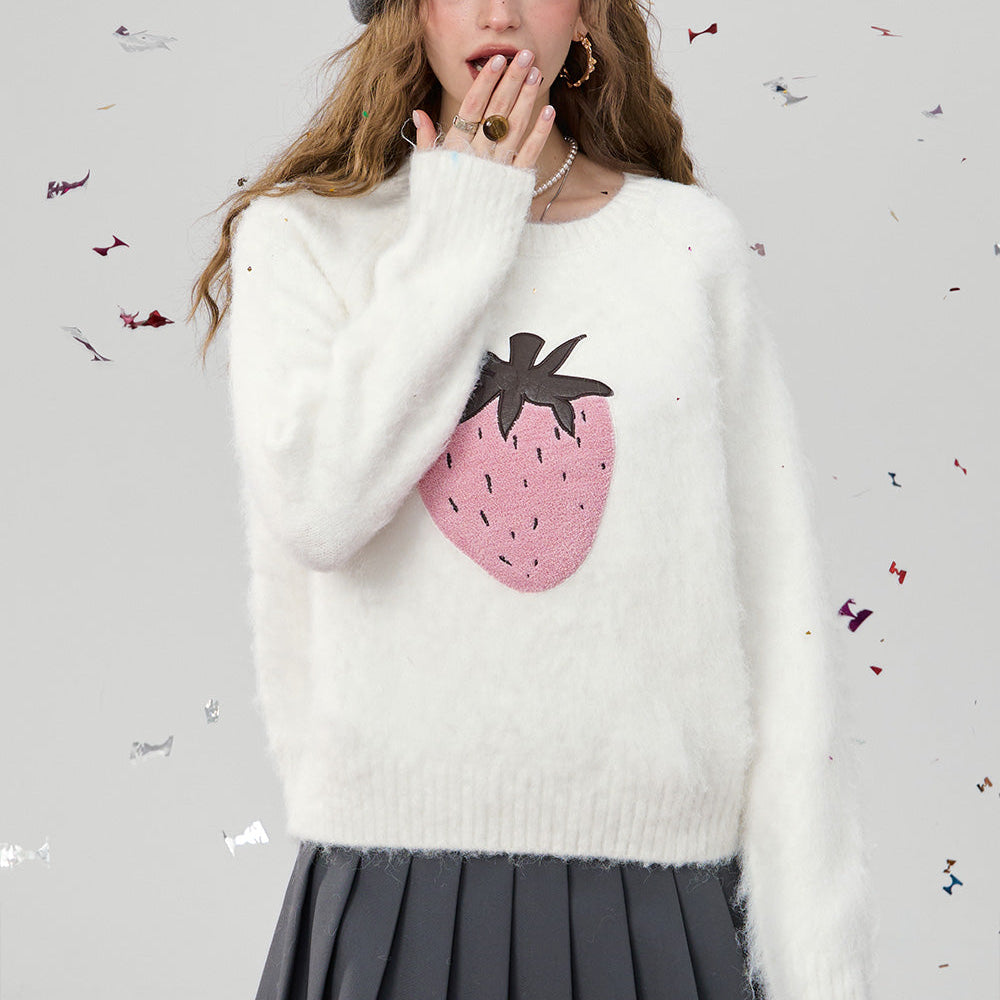 ELFSACK 2024 Winter New Arrivals Loose Soft Warm Pink Strawberry Applique Fluffy Sweater for Women