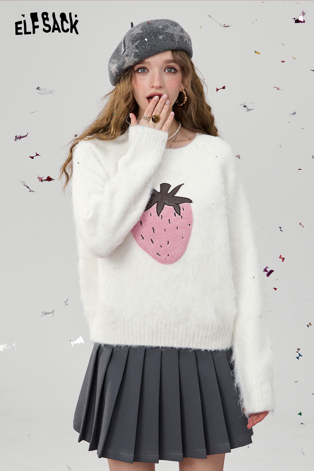 ELFSACK 2024 Winter New Arrivals Loose Soft Warm Pink Strawberry Applique Fluffy Sweater for Women