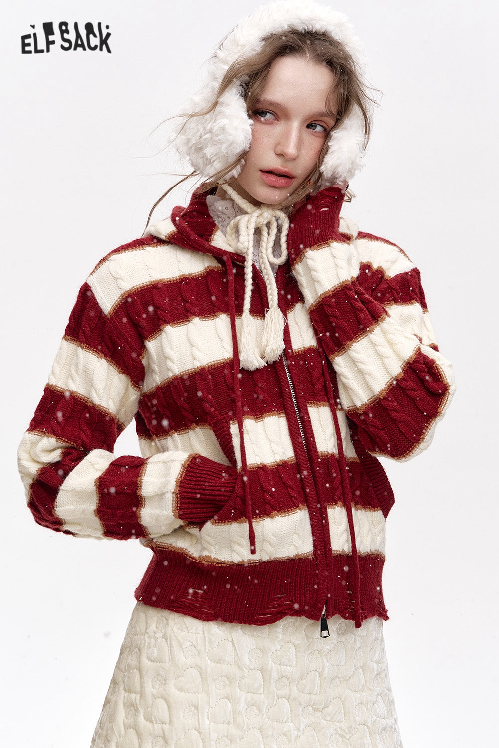 ELFSACK 2024 Winter New Arrivals Hooded Zipper Cardigan Christmas New Year Red and White Striped Embroidered Sweater Women